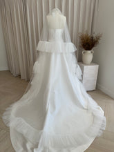 Load image into Gallery viewer, Alice + Mae "Hughes Veil"