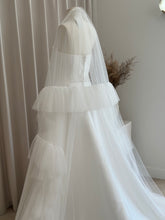Load image into Gallery viewer, Alice + Mae "Hughes Veil"