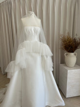 Load image into Gallery viewer, Alice + Mae "Hughes Veil"
