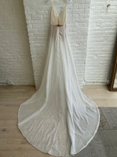 Load image into Gallery viewer, Flora "Anouck"