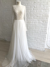 Load image into Gallery viewer, Divine Atelier "Tiara"