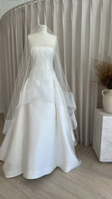 Load image into Gallery viewer, Sarah Seven &quot;Matilde Veil&quot;
