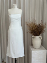 Load image into Gallery viewer, Sarah Seven &quot;Claudette&quot; in Silk
