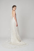 Load image into Gallery viewer, Alexandra Grecco &quot;Lennon Veil&quot;
