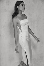 Load image into Gallery viewer, Sarah Seven &quot;Claudette&quot; in Silk
