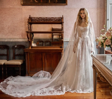 Load image into Gallery viewer, Flora &quot;Delfina&quot; Lace Veil
