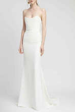 Load image into Gallery viewer, Alexandra Grecco "Reine"
