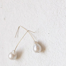 Load image into Gallery viewer, A.B.Ellie &quot;Freshwater Pearl Stem Drop&quot; Earring
