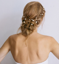 Load image into Gallery viewer, Jennifer Behr &quot;Perla&quot; Bobby Pin Set
